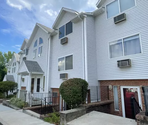 925 Oronoke Rd #34D, Waterbury, CT 06708
