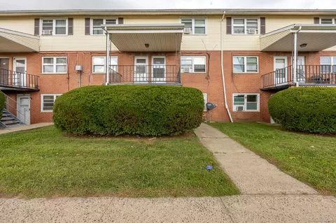 397 Mill Rock Rd #397, Hamden, CT 06517