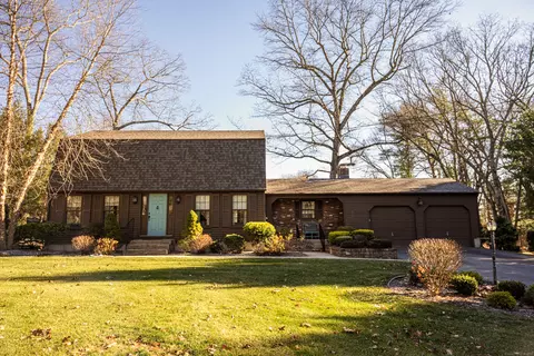 56 Sundale Dr, Windham, CT 06280