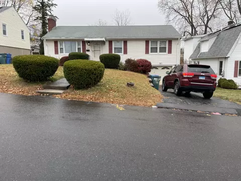 41 Saint James St, Hamden, CT 06514