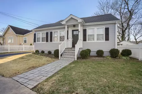 14 Elton Ct, Norwalk, CT 06851