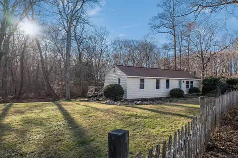 14 Chittenden Hill Rd, Clinton, CT 06413