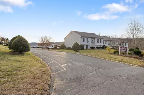 80 Aspetuck Vlg #80, New Milford, CT 06776