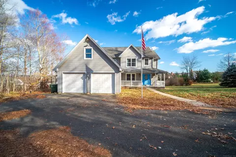 180 Cranberry Ln, Middletown, CT 06457