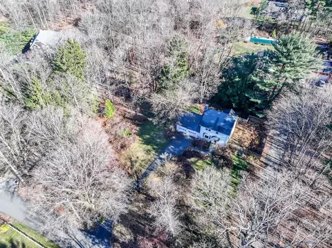 38 Bloomer Rd, Ridgefield, CT 06877