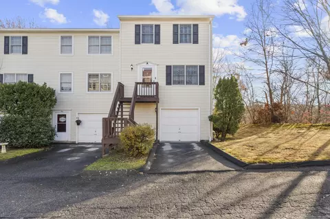 101 Pinnacle Rdg #101, Derby, CT 06418