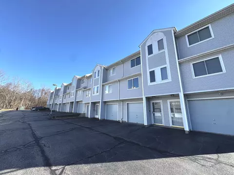 182 Stonefield Dr #5-2, Waterbury, CT 06705