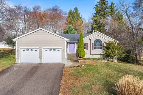 7 Adamo Ave, Montville, CT 06370