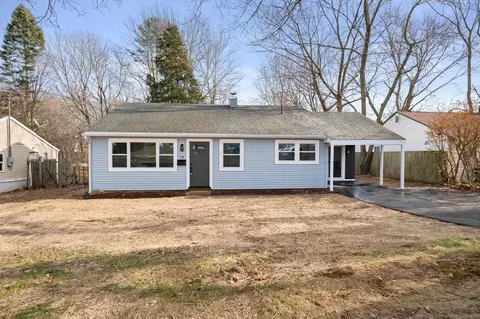 76 Kings Hwy, Groton, CT 06340