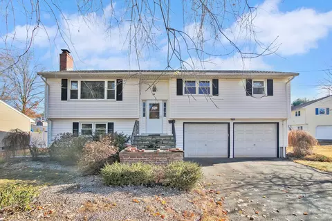 42 School House Rd, Newington, CT 06111