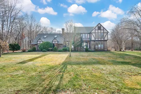 3 Daria Dr, Bolton, CT 06043