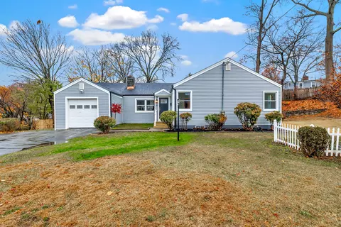82 Powell Ter, Bridgeport, CT 06604
