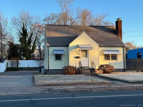 587 Middle Tpke W, Manchester, CT 06040