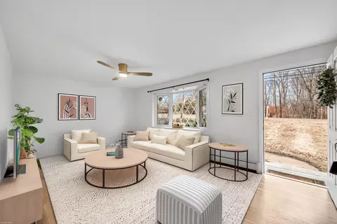 1130 Fienemann Rd, Farmington, CT 06032