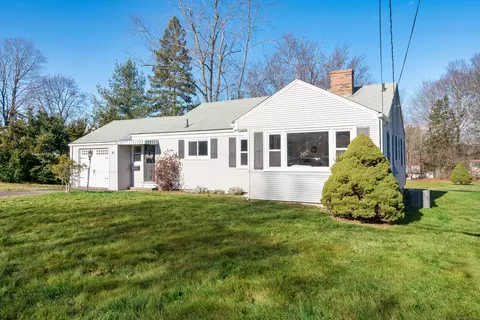 31 Sunset Ln, Berlin, CT 06037