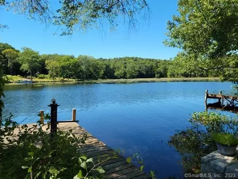 81 Sandy Beach Rd, Middlebury, CT 06762