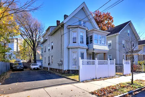 121 Ward St, New Haven, CT 06519