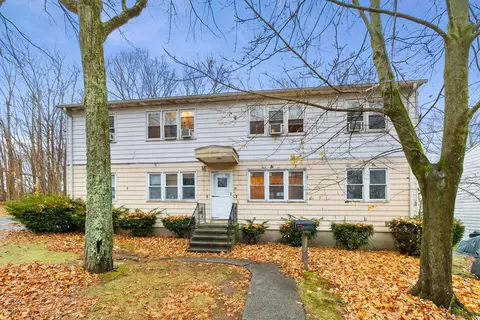 69 Oak Ridge Dr #51, New Haven, CT 06513