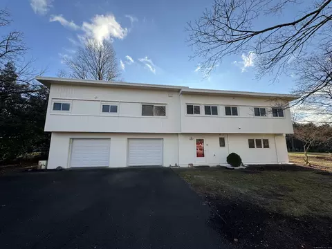 8 Burma Rd, Southbury, CT 06488