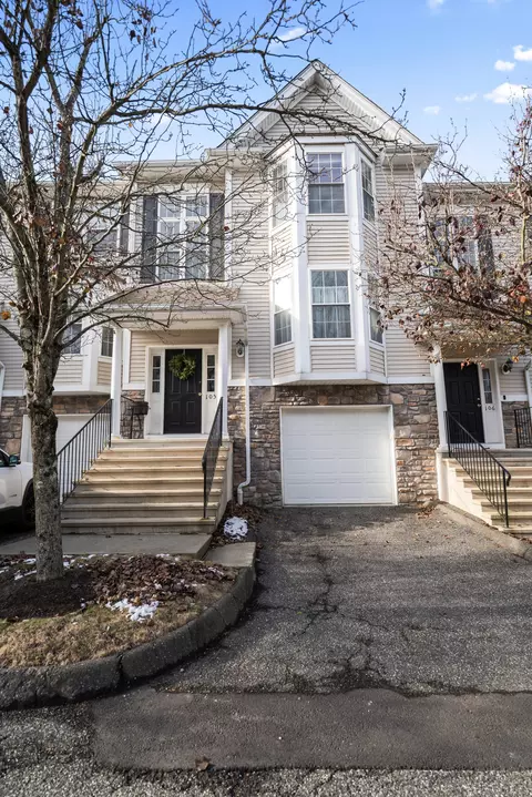 105 Sienna Dr #105, Danbury, CT 06810