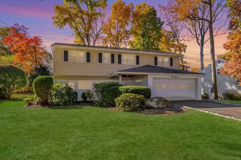 48 Fawn Dr, Stamford, CT 06905