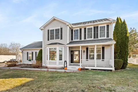 31 Meadow Brook Dr, Meriden, CT 06450