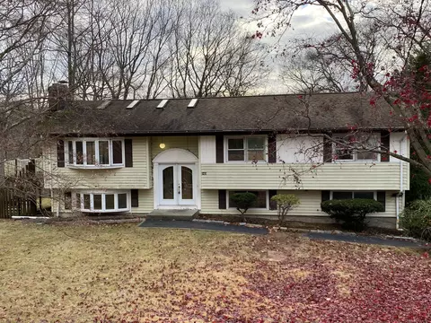 145 Morehouse Dr, Fairfield, CT 06825