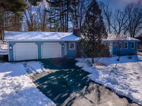 1646 Route 171, Woodstock, CT 06282