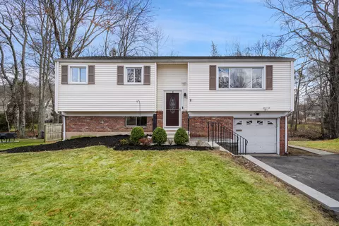 46 Regent Ct, Stamford, CT 06907