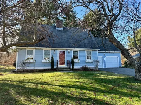3 Blue Hill Rd, Middletown, CT 06457