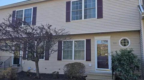 120 Briar Ln #120, Norwich, CT 06360
