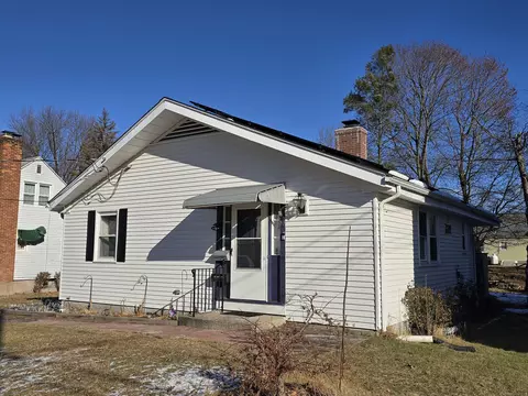 53 Dougherty St, Manchester, CT 06040