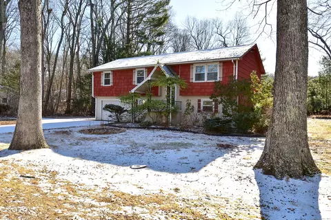 27 Laurel Ridge Rd, Tolland, CT 06084