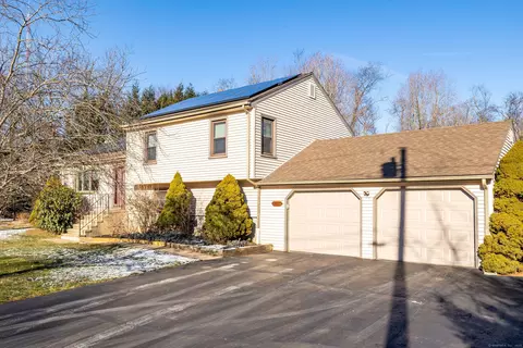65 Duel Dr, Hamden, CT 06518