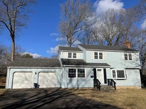 90 Farms Village Rd, Wethersfield, CT 06109