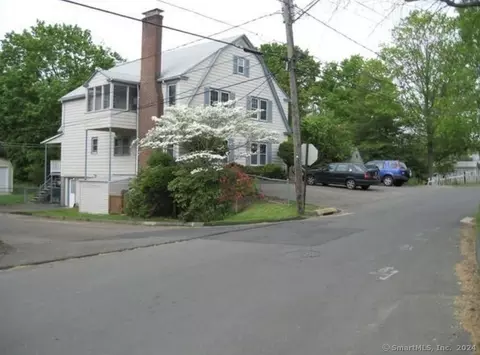 7 Lanphiers Cove Rd # -9, Branford, CT 06405