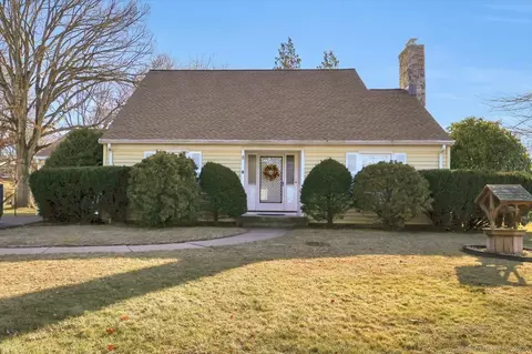 50 Pilgrim Rd, Bristol, CT 06010