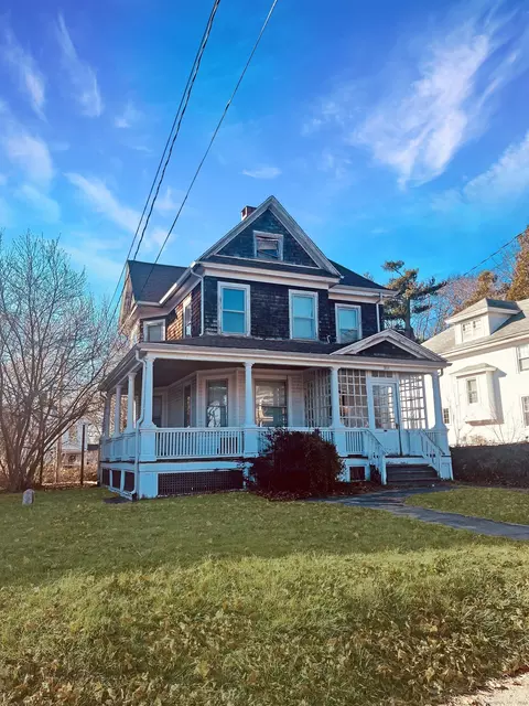 311 Ocean Ave, New London, CT 06320
