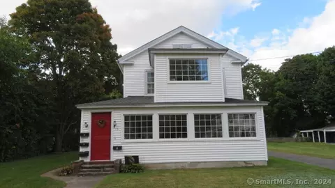 19 Park St, Plainville, CT 06062