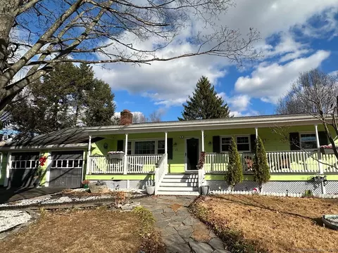 12 Holly Rd, East Hartford, CT 06118