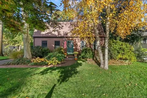 44 Harvest Ln, Milford, CT 06461