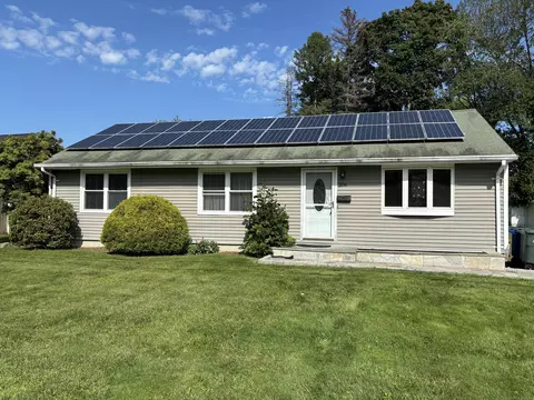206 Marilyn Dr, Bridgeport, CT 06606