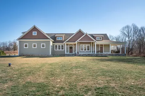 24 Garrett Rd, Canton, CT 06019