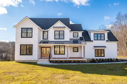 7 Butternut Ridge Rd, Oxford, CT 06478