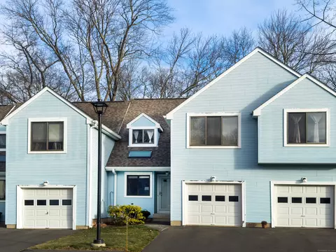 10 Ash Ct #10, Farmington, CT 06032