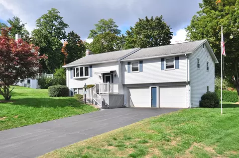 56 Darwyn Dr, Windsor, CT 06095