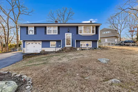 21 Corey Ln, East Lyme, CT 06357