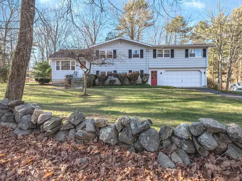 45 Monahan Rd, Westbrook, CT 06498