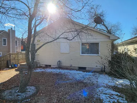 28 Shore Dr, Griswold, CT 06351