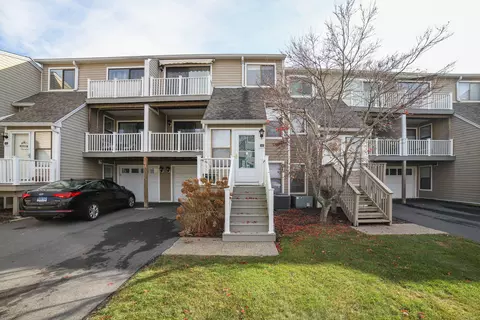 745 Robert Frost Dr #745, Branford, CT 06405